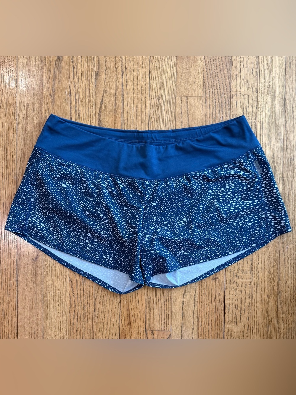 Oiselle Roga Running Shorts Onna Print Curfew Blue Size 10